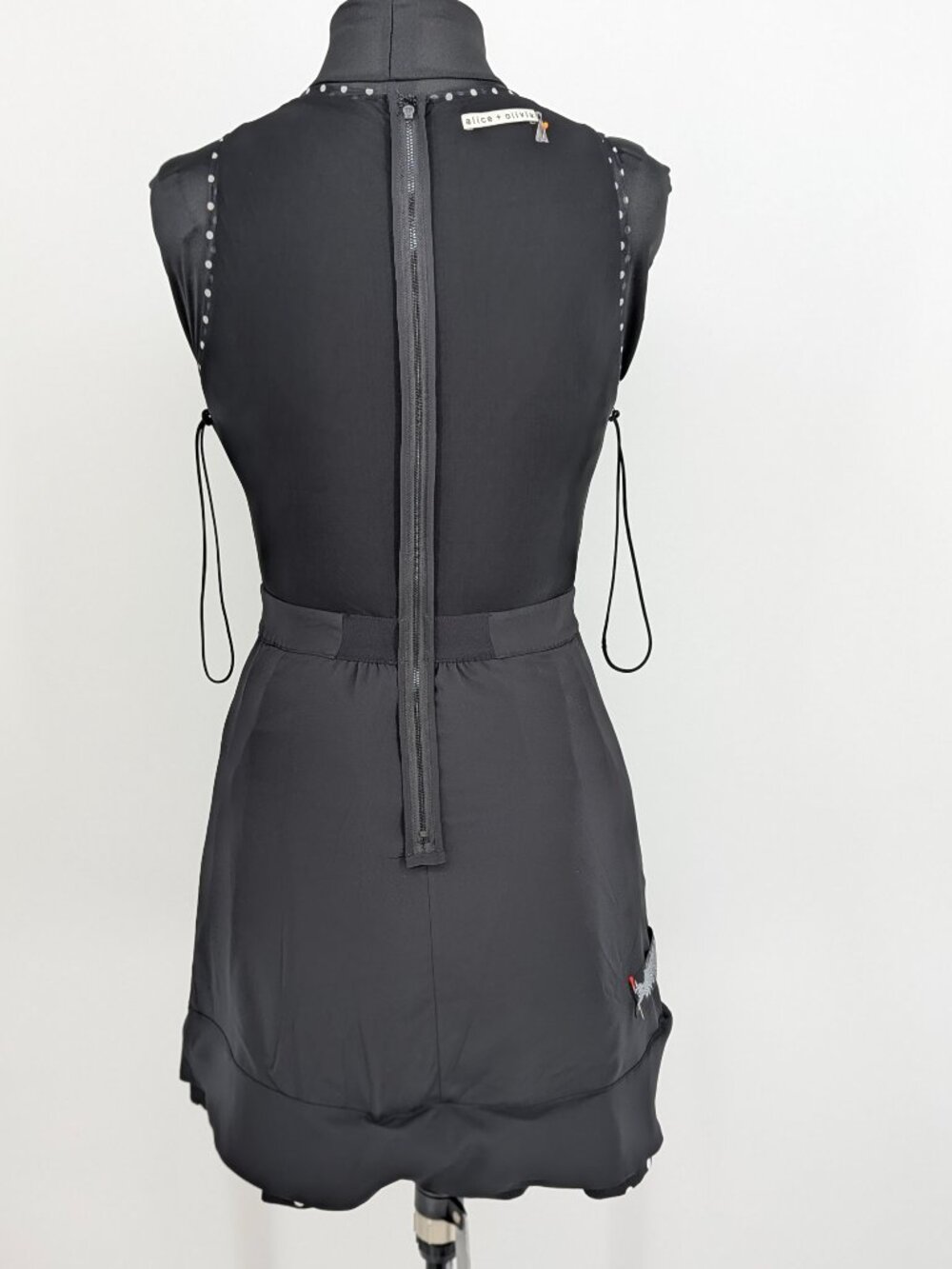 NWOT Alice + Olivia Chara polka dot dress sz 6, has stretch, never worn - Picture 15 of 16